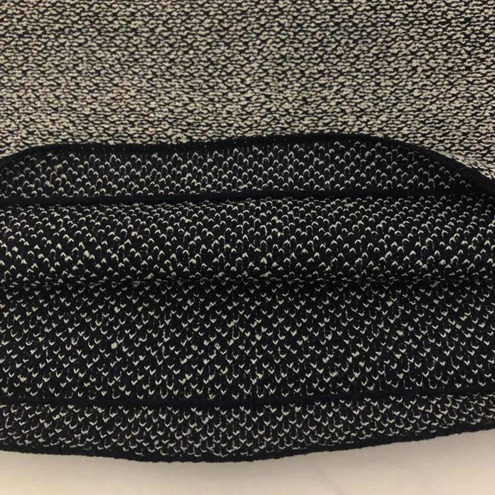 St. John Collection Navy And White Knit Women’s Size 8 Pencil Skirt